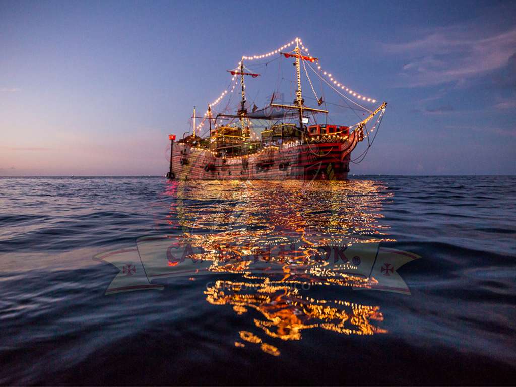 All About Pirate Ships - Blog - Pirate Show Cancun