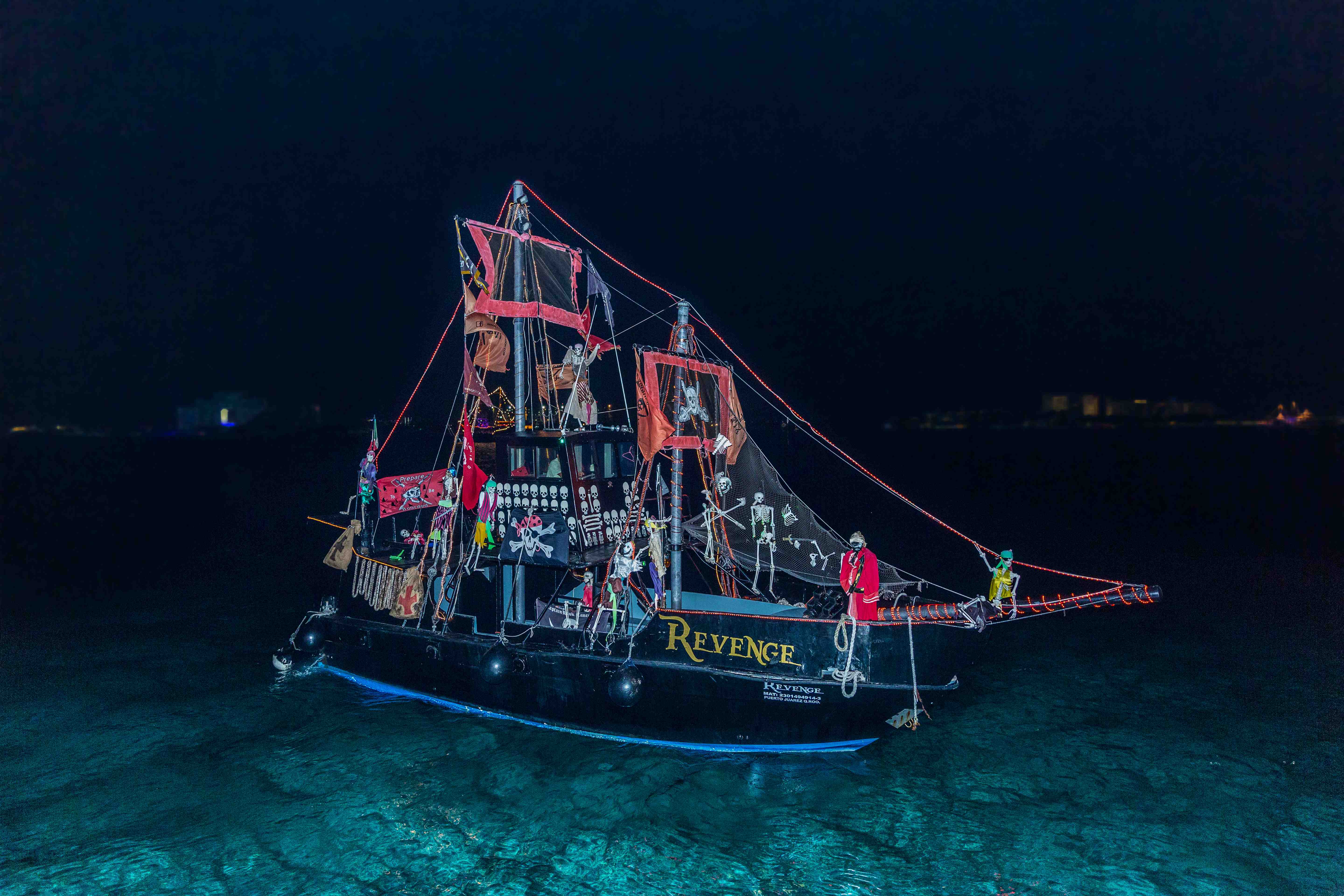 Battle on a Pirate Ship - Blog - Pirate Show Cancun